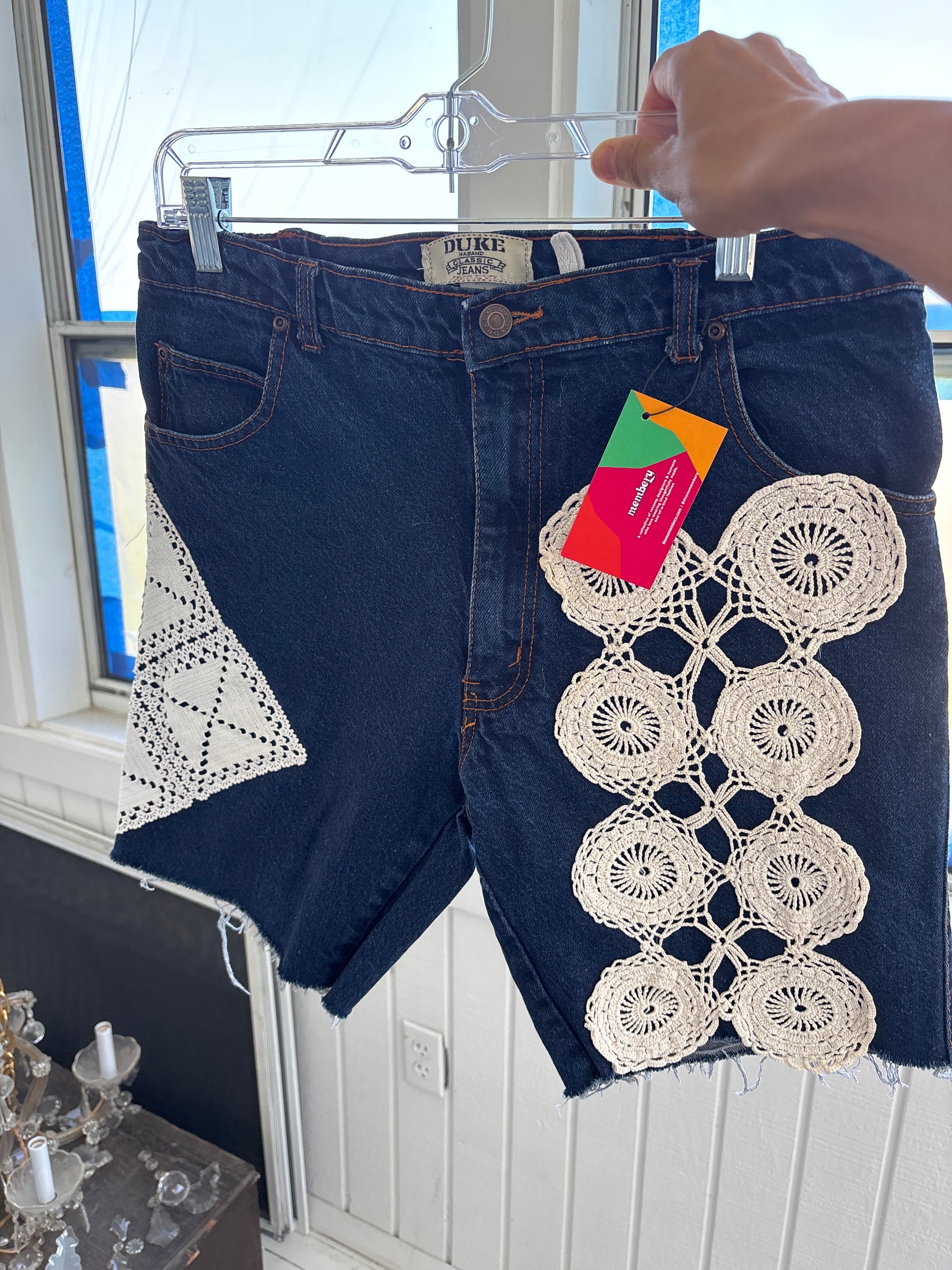 Doily upcycled jorts